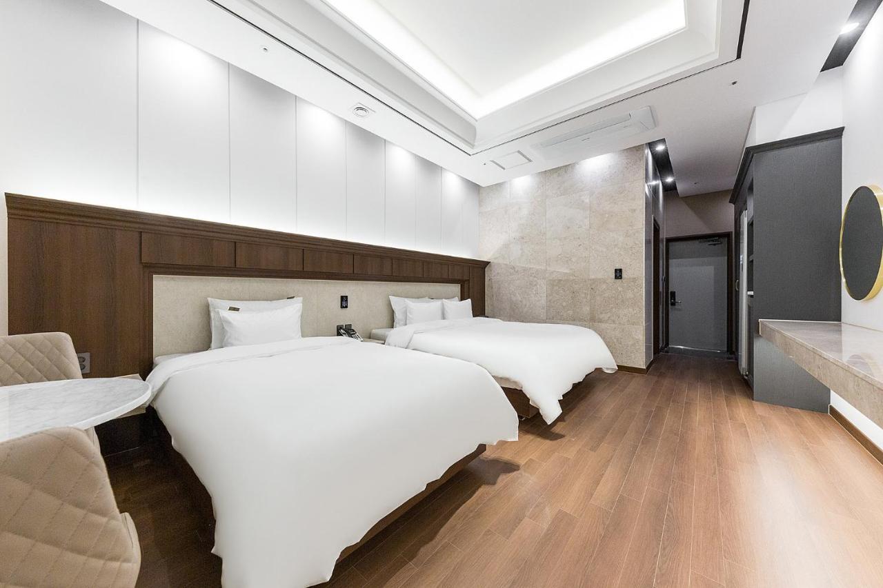 Hotel Demer Mokpo Zewnętrze zdjęcie