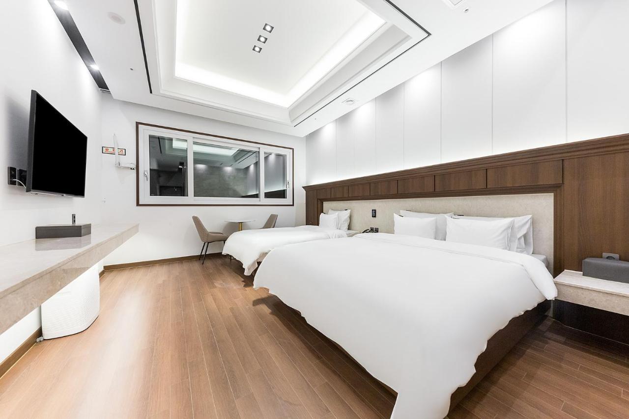 Hotel Demer Mokpo Zewnętrze zdjęcie