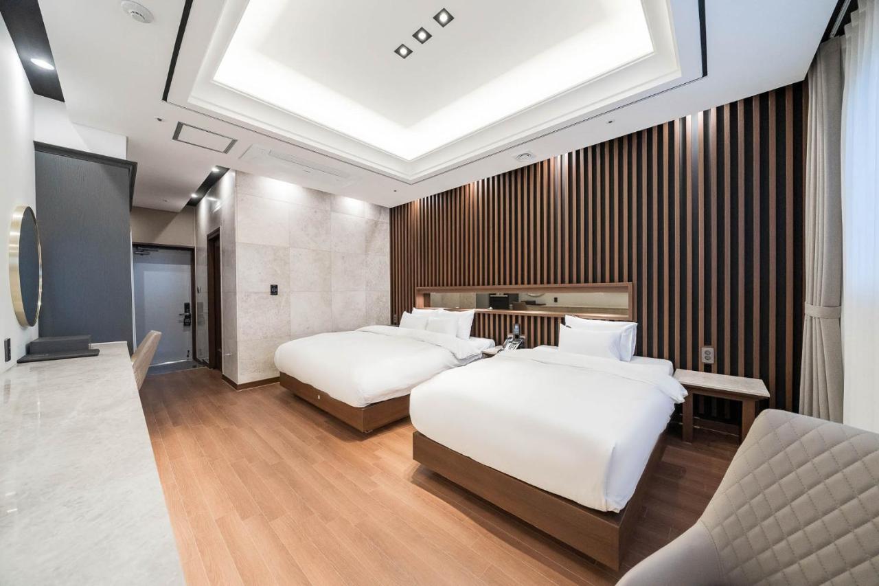 Hotel Demer Mokpo Zewnętrze zdjęcie